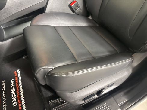 Used 2025 Nissan Rogue SL w/ Tech Package image 14