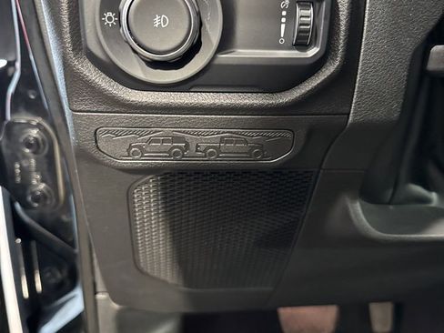 Used 2024 Jeep Wrangler Unlimited Sport AWD/4WD image 31