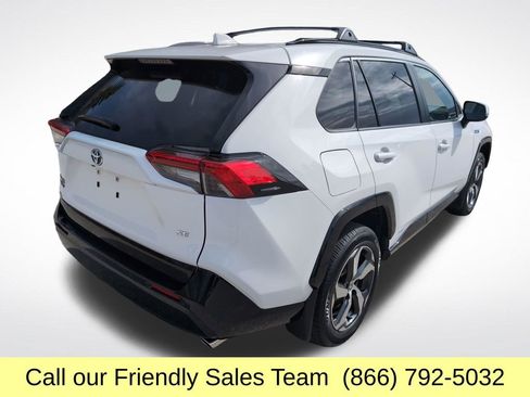 Used 2023 Toyota RAV4 SE w/ Weather & Moonroof Package image 6