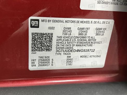 Used 2022 GMC Sierra 1500 SLT w/ SLT Premium Plus Package AWD/4WD image 17
