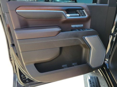 Used 2025 GMC Sierra 1500 Denali AWD/4WD image 13