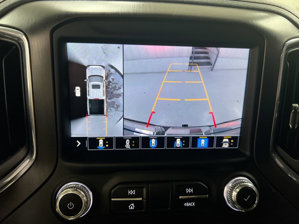Used 2021 GMC Sierra 1500 AT4 w/ AT4 Value Package AWD/4WD image 16