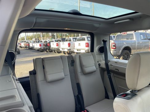 Used 2016 Land Rover LR4 HSE AWD/4WD image 26