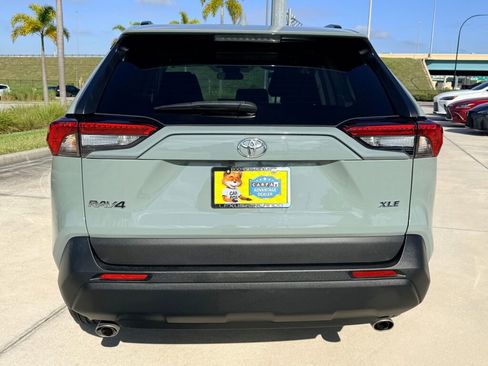 Used 2021 Toyota RAV4 XLE image 10