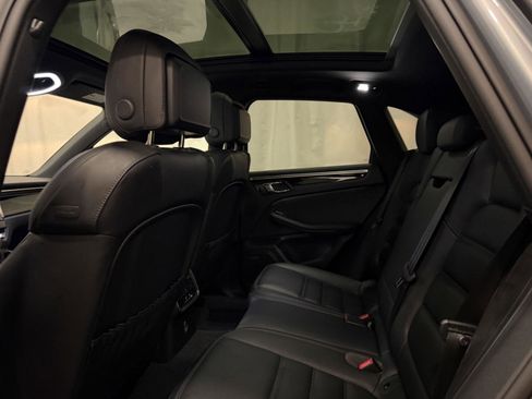 Used 2025 Porsche Macan Turbo image 24