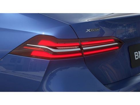 New 2026 BMW 530i xDrive w/ Premium Package image 8