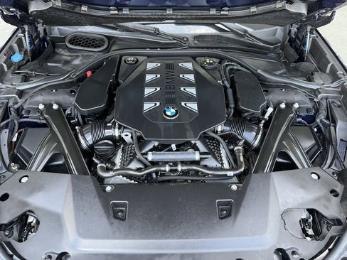 Used 2023 BMW 760i xDrive w/ Executive Package image 30