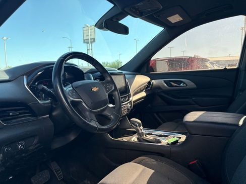 Used 2023 Chevrolet Traverse LT FWD image 10