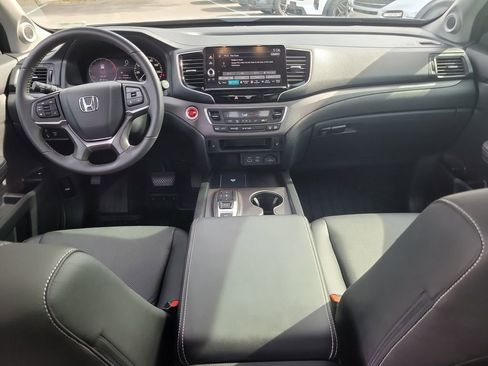 Used 2024 Honda Ridgeline RTL image 11