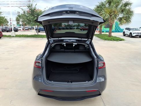 Used 2023 Tesla Model Y Long Range AWD/4WD image 10