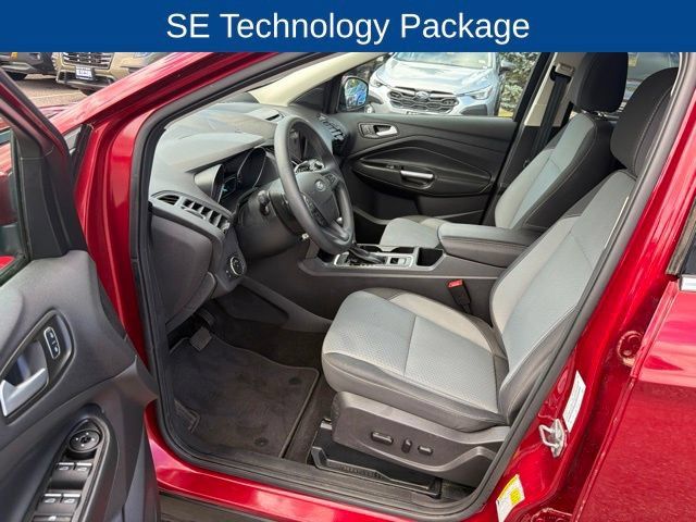 Used 2017 Ford Escape SE w/ Equipment Group 201A AWD/4WD image 9