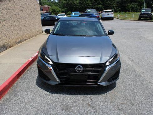 Used 2024 Nissan Altima 2.5 S FWD image 2