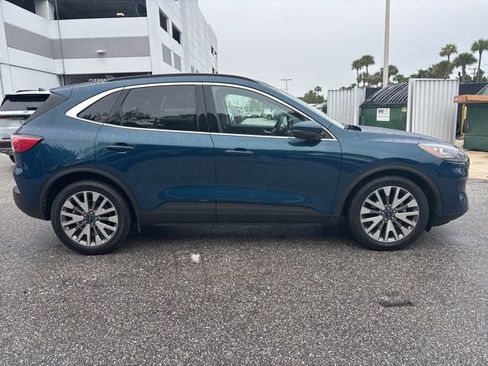 Used 2020 Ford Escape Titanium w/ Titanium Premium Package 2.0 image 2