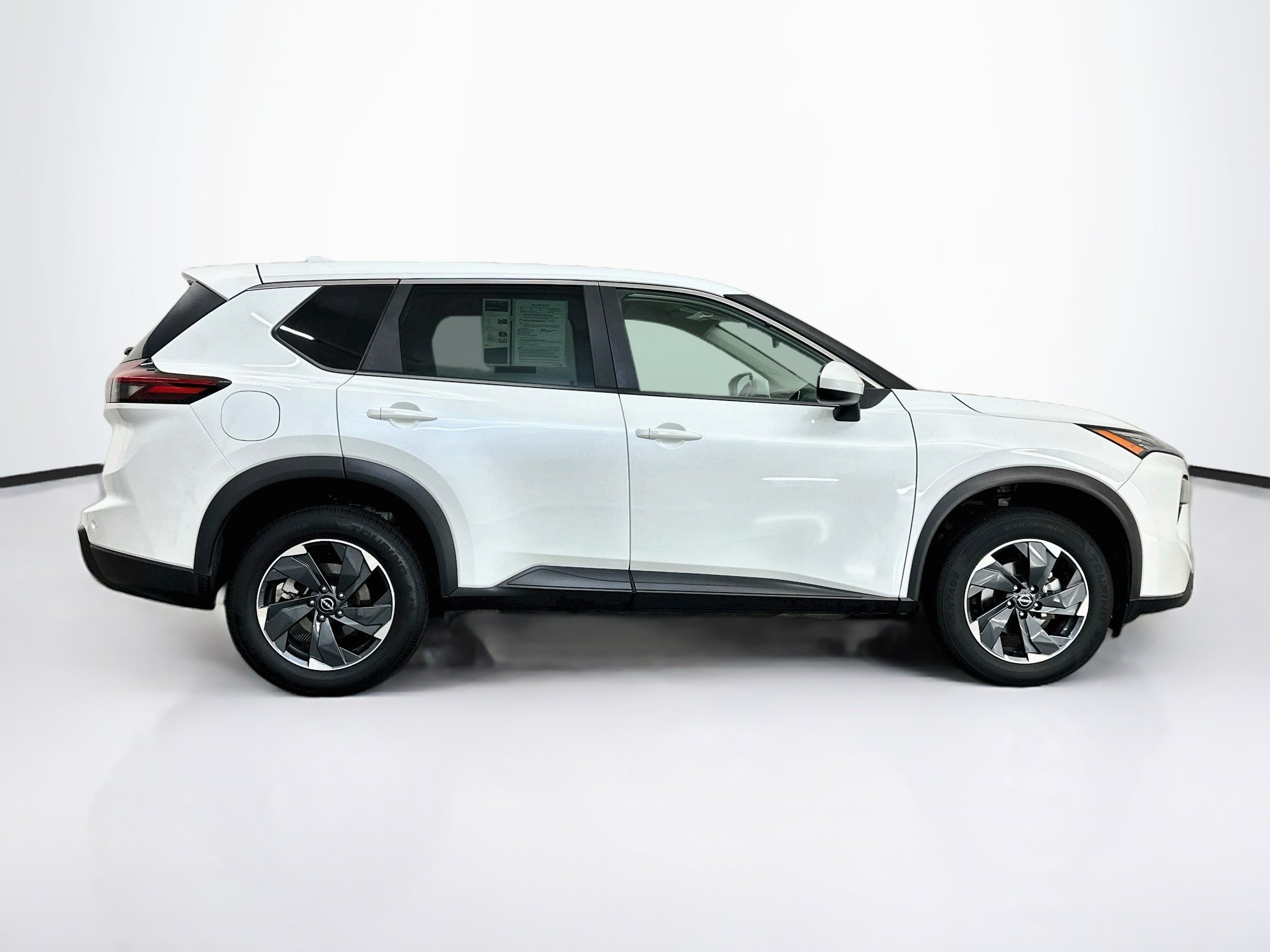 Used 2025 Nissan Rogue SV AWD/4WD image 10