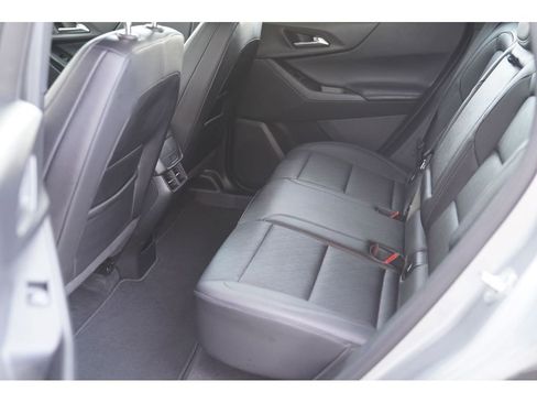 Used 2025 Chevrolet Equinox LT w/ Convenience Package II image 11