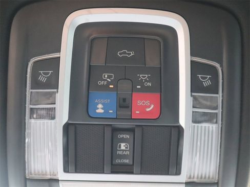 Used 2023 RAM 1500 Laramie image 15