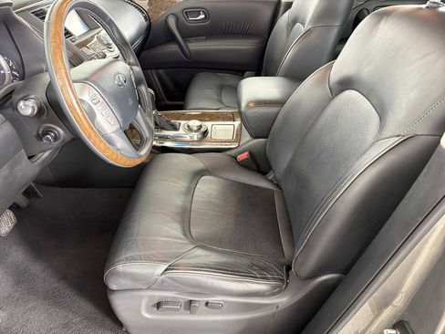 Used 2017 INFINITI QX80 4WD w/ Driver Assistance Package image 7