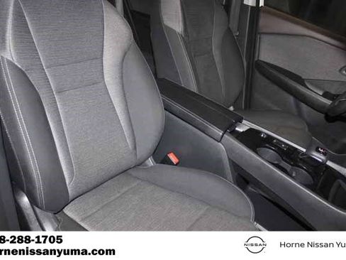 Used 2023 Nissan Rogue SV FWD image 6