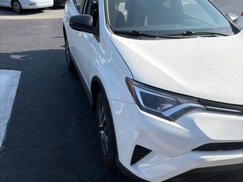 Used 2018 Toyota RAV4 LE w/ Carpet Mat Package FWD image 1
