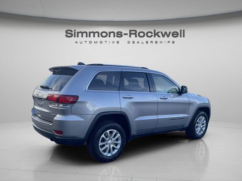 Used 2021 Jeep Grand Cherokee Laredo image 5