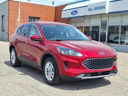Certified 2021 Ford Escape SE w/ Convenience Package AWD/4WD image 1