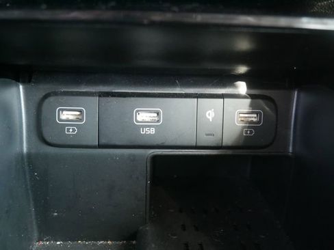 Used 2023 Kia Sorento SX image 32