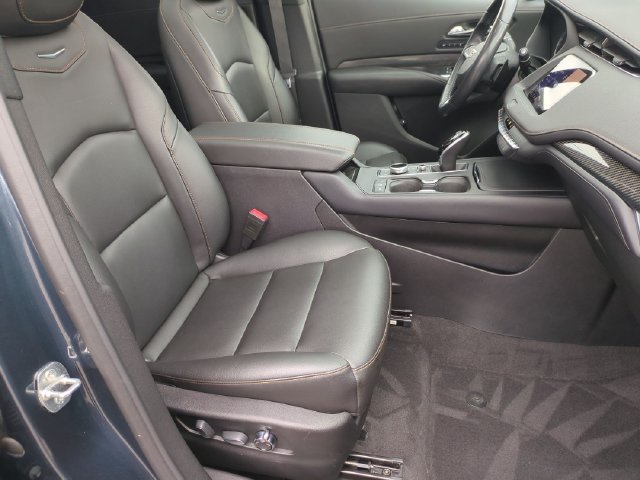 Used 2020 Cadillac XT4 Sport w/ Cold Weather Package AWD/4WD image 18