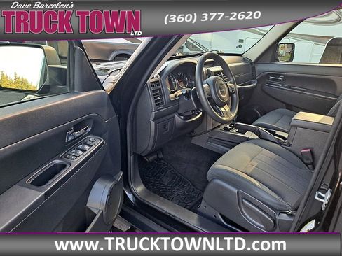 Used 2012 Jeep Liberty Sport image 15