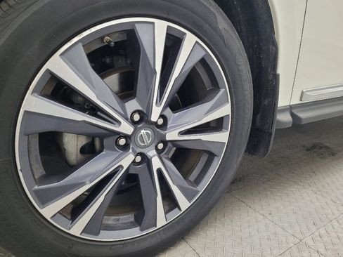 Used 2018 Nissan Pathfinder Platinum w/ Cargo Package image 31