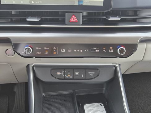 New 2026 Kia Carnival SX w/ SX Dark Edition Package FWD image 14