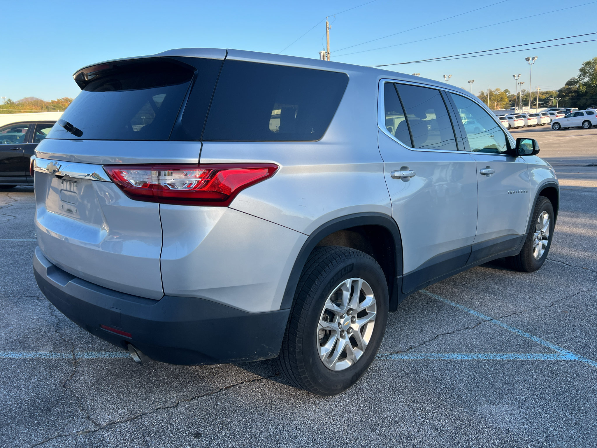 Used 2020 Chevrolet Traverse LS FWD image 3