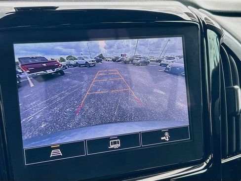 Used 2023 Chevrolet Traverse LT FWD image 10