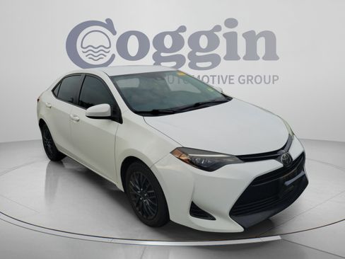 Used 2018 Toyota Corolla LE FWD image 7
