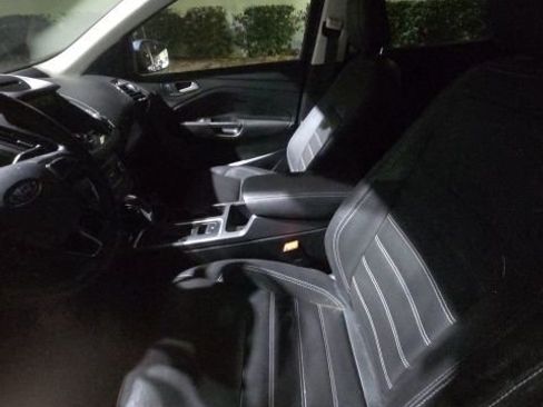 Used 2018 Ford Escape Titanium w/ Ford Safe & Smart Package image 16