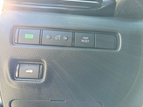 Used 2022 Nissan Sentra SR w/ Electronics Package image 25