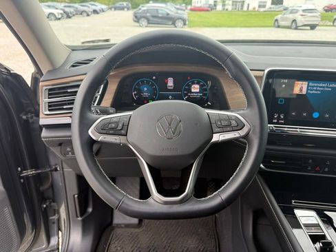 Used 2024 Volkswagen Atlas SE w/ Panoramic Sunroof Package AWD/4WD image 20