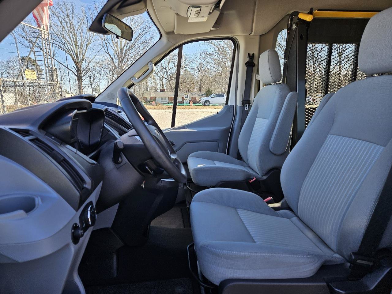 Used 2016 Ford Transit 350 XLT RWD image 11