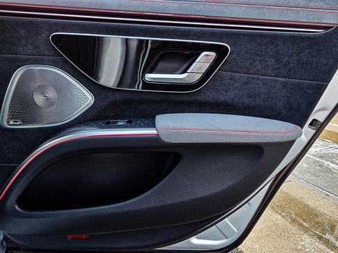 Used 2022 Mercedes-Benz EQS 450+ Sedan image 33