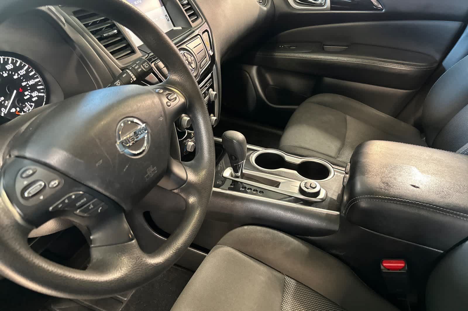 Used 2020 Nissan Pathfinder S AWD/4WD image 14