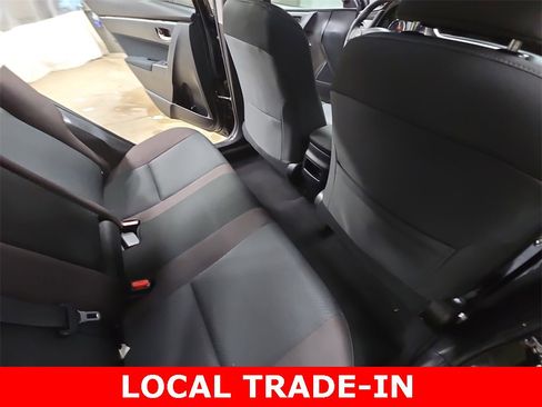Used 2018 Toyota Corolla LE image 12