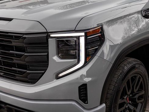 Used 2024 GMC Sierra 1500 Elevation w/ LPO, Elevation Black Package image 34