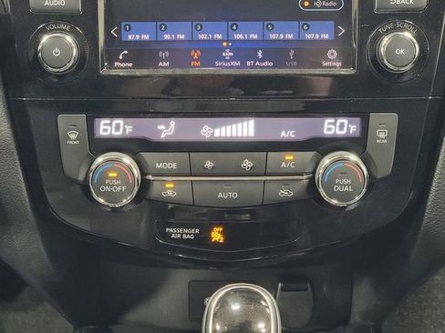 Used 2019 Nissan Rogue SL w/ Premium Package AWD/4WD image 20