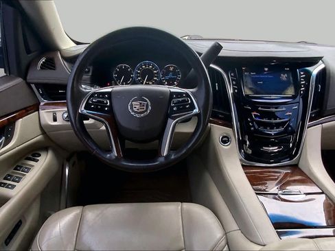 Used 2015 Cadillac Escalade Luxury RWD image 5