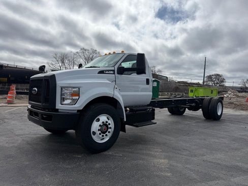 New 2027 Ford F750 2WD Regular Cab Super Duty image 7