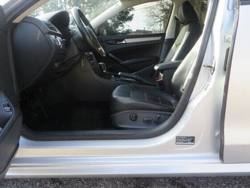 Used 2014 Volkswagen Passat 1.8T Wolfsburg Edition image 13