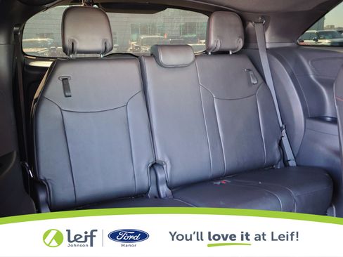 Used 2025 Toyota Sienna XSE image 32