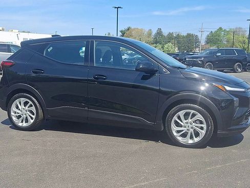 New 2027 Chevrolet Bolt LT w/ Comfort Package FWD image 4