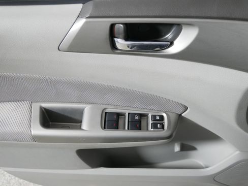 Used 2010 Subaru Forester 2.5X Premium image 19