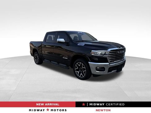 Used 2025 RAM 1500 Laramie AWD/4WD image 1