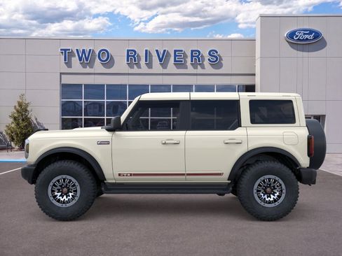 New 2026 Ford Bronco Outer Banks w/ Sasquatch Package AWD/4WD image 3